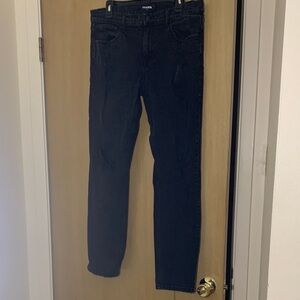 🖤🖤SKINNY RIPPED (IN ALL THE RIGHT PLACES FRONT ONLY) 34 X 32 JEANS🖤🖤